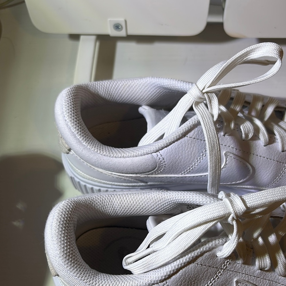 Nike Classic White Low-Tops - Picture 6 of 6